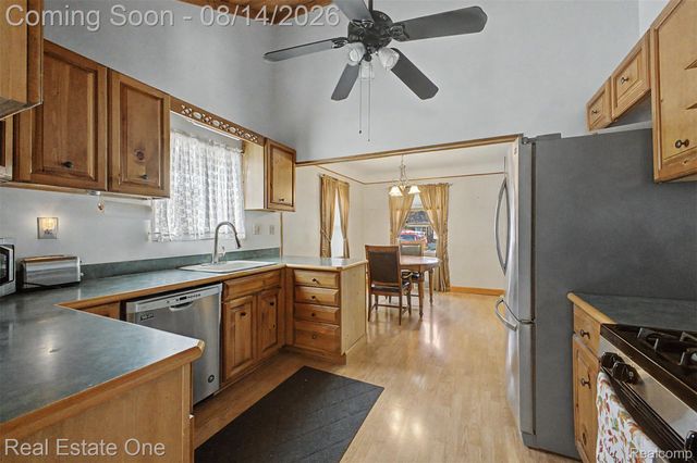 6331 Buckingham Avenue, Allen Park, MI 48101