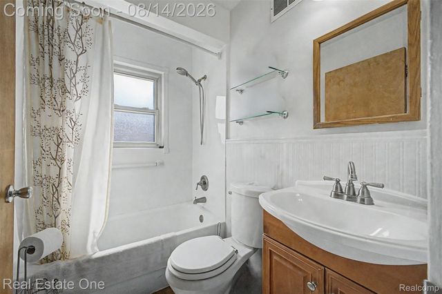 6331 Buckingham Avenue, Allen Park, MI 48101