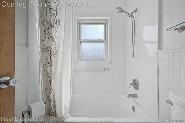 6331 Buckingham Avenue, Allen Park, MI 48101