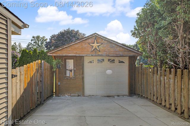 6331 Buckingham Avenue, Allen Park, MI 48101