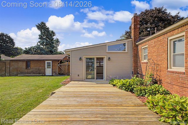 6331 Buckingham Avenue, Allen Park, MI 48101