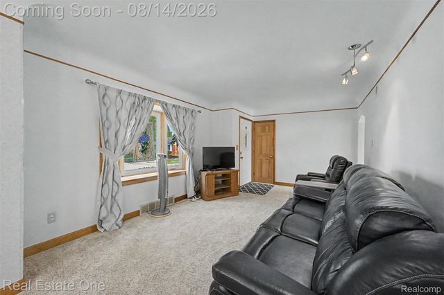 6331 Buckingham Avenue, Allen Park, MI 48101
