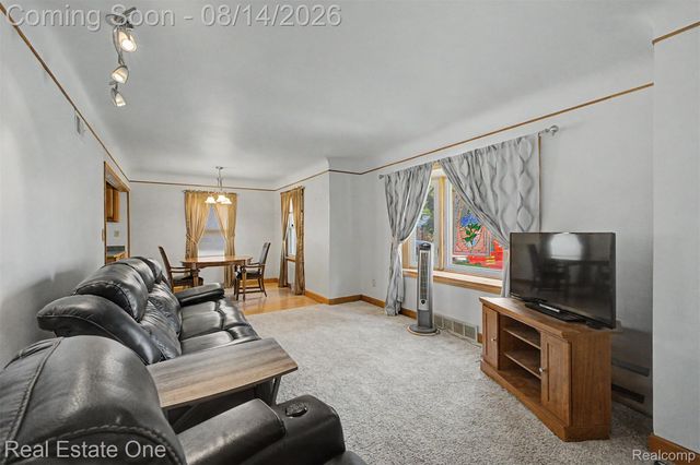 6331 Buckingham Avenue, Allen Park, MI 48101