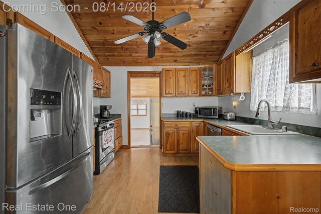 6331 Buckingham Avenue, Allen Park, MI 48101