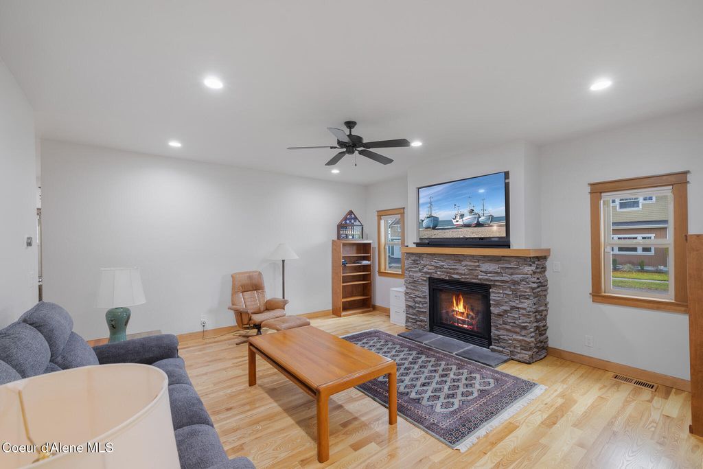 4083 W SHOREVIEW LN, Coeur d'Alene, ID 83814 photo 4