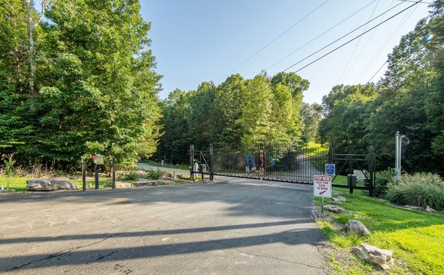 1085 Wc Pickett Rd, Clifton, TN 38425