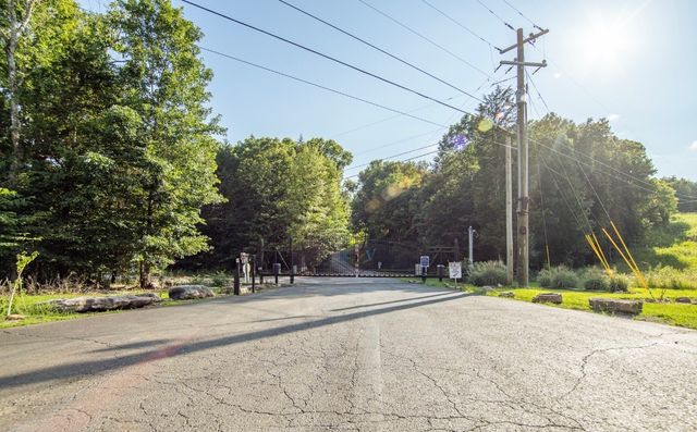 1085 Wc Pickett Rd, Clifton, TN 38425