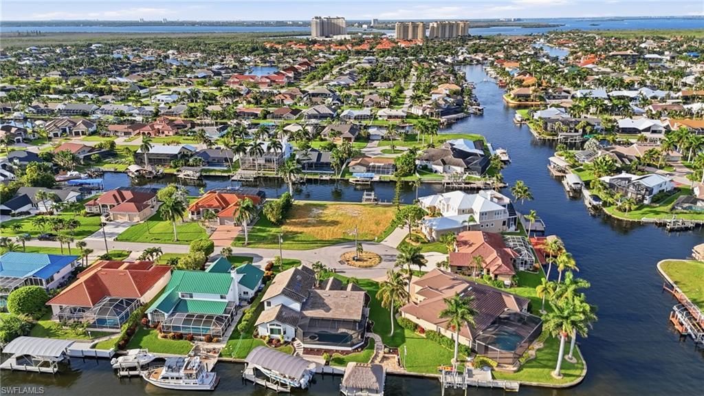 Image 12 of property listing at 1230 SW 53rd TER, Cape Coral, FL 33914