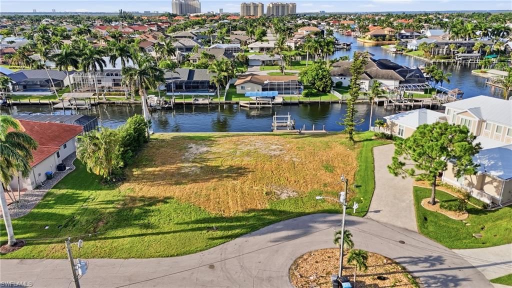 Image 6 of property listing at 1230 SW 53rd TER, Cape Coral, FL 33914