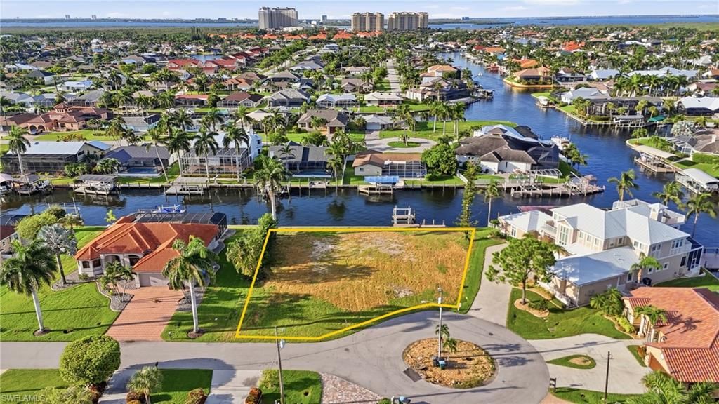 Image 9 of property listing at 1230 SW 53rd TER, Cape Coral, FL 33914