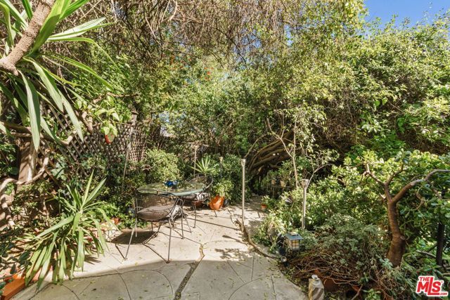654 Frontenac Avenue, Los Angeles, CA 90065