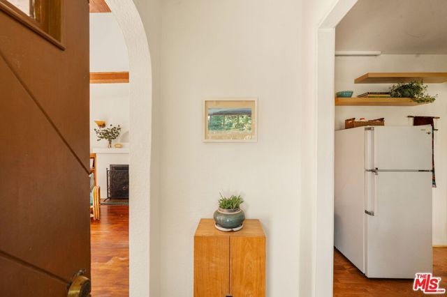 654 Frontenac Avenue, Los Angeles, CA 90065