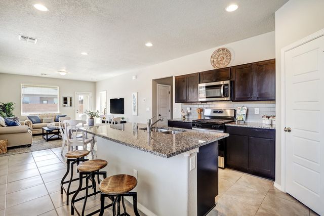 4802 Mount Salas Street NE, Rio Rancho, NM 87144