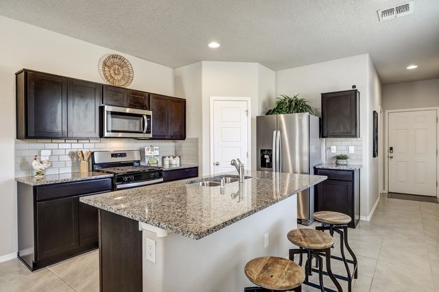 4802 Mount Salas Street NE, Rio Rancho, NM 87144