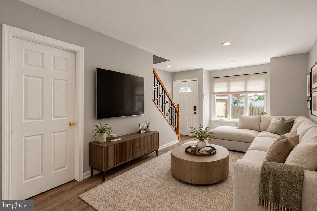 2310 E CABOT ST, PHILADELPHIA, PA 19125 — exterior
