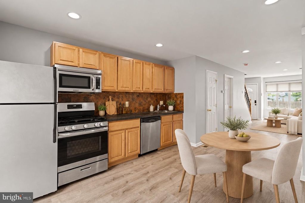 2310 E CABOT ST, PHILADELPHIA, PA 19125 — photo 3