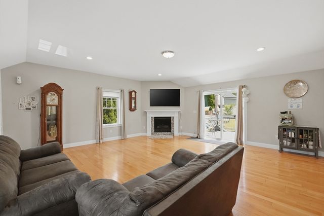 686 Willard Street, Leominster, MA 01453