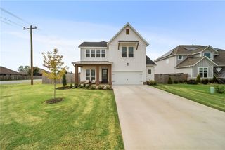 2814 S 20th Street, Rogers, AR 72758