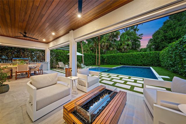 13558 Artisan Cir, Palm Beach Gardens, FL 33418