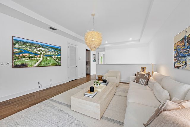 13558 Artisan Cir, Palm Beach Gardens, FL 33418