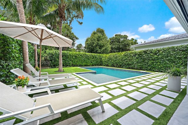 13558 Artisan Cir, Palm Beach Gardens, FL 33418