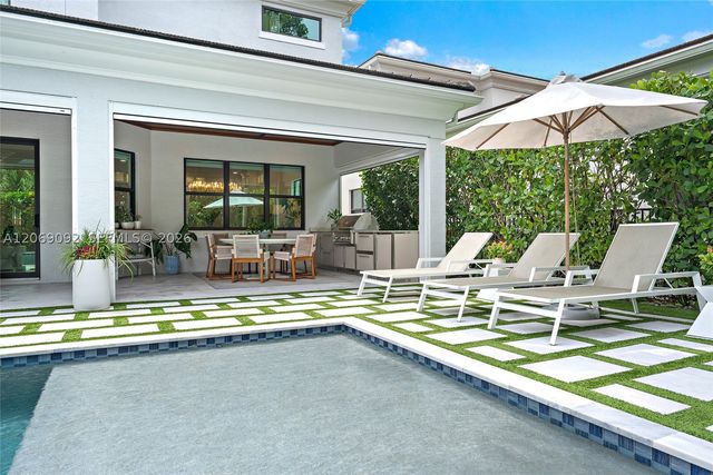 13558 Artisan Cir, Palm Beach Gardens, FL 33418