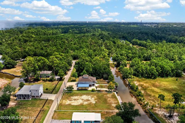 2035 Hollywood Drive, Bay Saint Louis, MS 39520