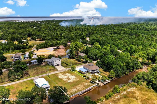2035 Hollywood Drive, Bay Saint Louis, MS 39520