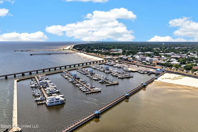 2035 Hollywood Drive, Bay Saint Louis, MS 39520