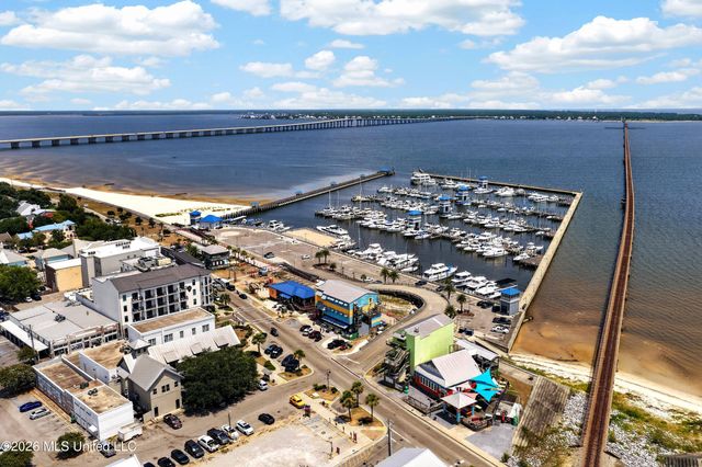 2035 Hollywood Drive, Bay Saint Louis, MS 39520