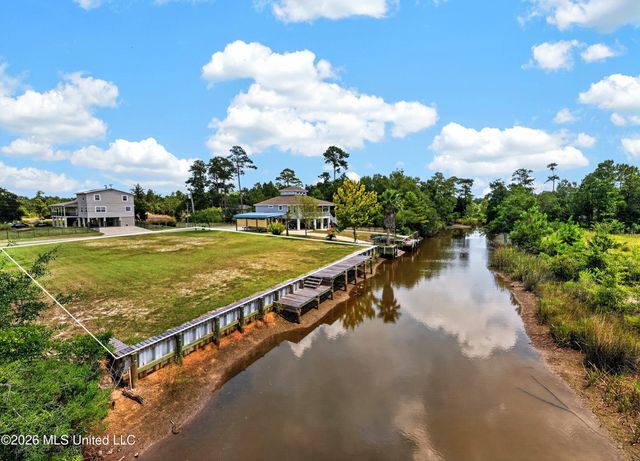 2035 Hollywood Drive, Bay Saint Louis, MS 39520