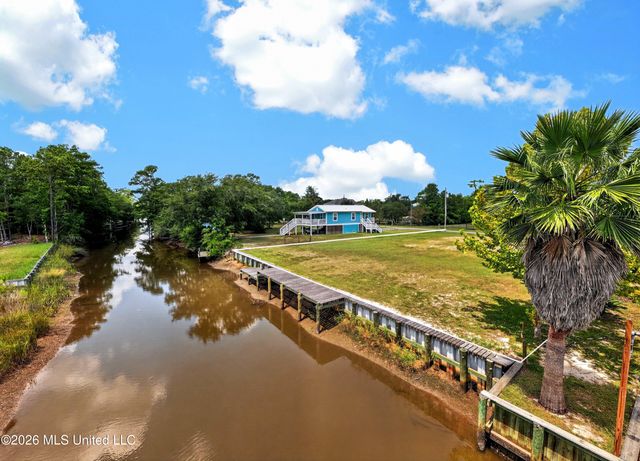 2035 Hollywood Drive, Bay Saint Louis, MS 39520