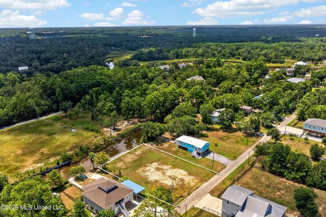 2035 Hollywood Drive, Bay Saint Louis, MS 39520