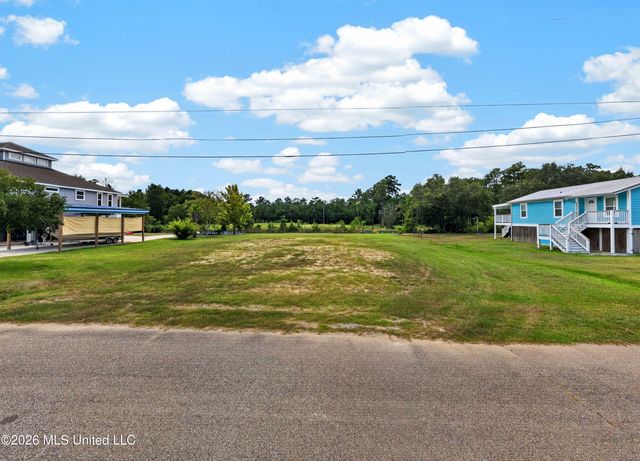 2035 Hollywood Drive, Bay Saint Louis, MS 39520