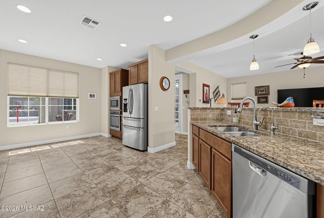 13797 E Poelstra Street, Vail, AZ 85641