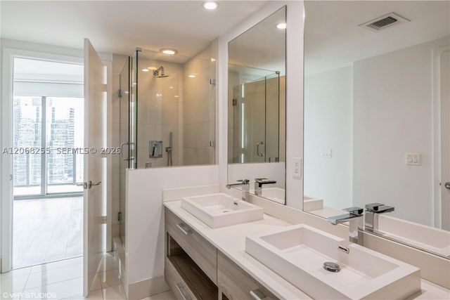 1300 S Miami Ave 2504, Miami, FL 33130