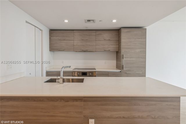 1300 S Miami Ave 2504, Miami, FL 33130