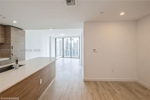 1300 S Miami Ave 2504, Miami, FL 33130
