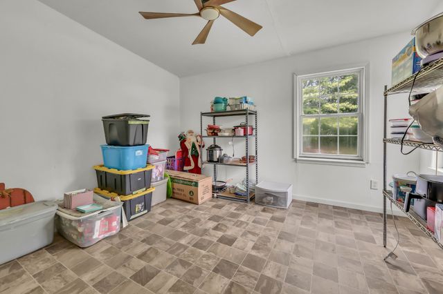 3481 Sandpiper Dr, Clarksville, TN 37042