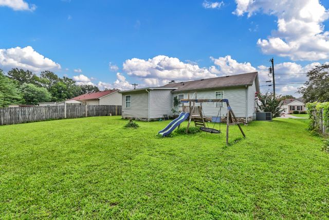 3481 Sandpiper Dr, Clarksville, TN 37042
