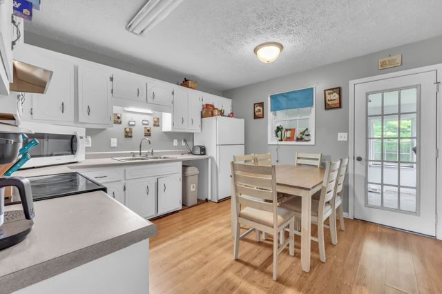 3481 Sandpiper Dr, Clarksville, TN 37042