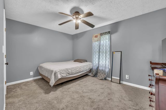 3481 Sandpiper Dr, Clarksville, TN 37042