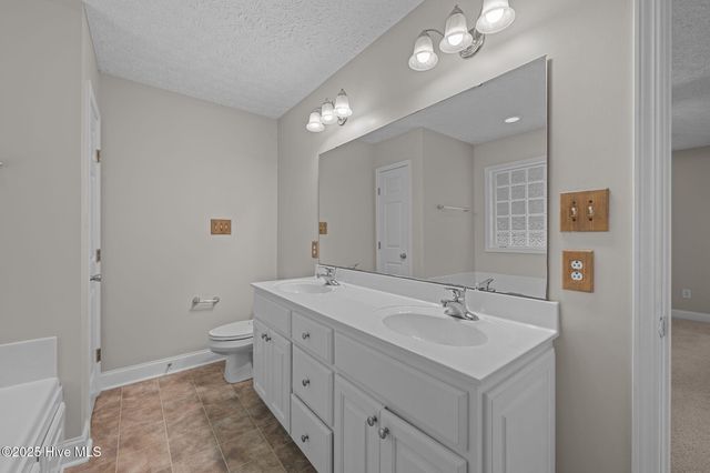 205 Croatan Woods Drive, New Bern, NC 28562