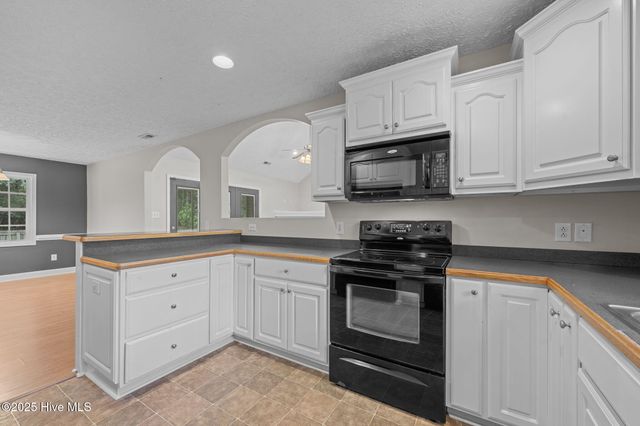 205 Croatan Woods Drive, New Bern, NC 28562