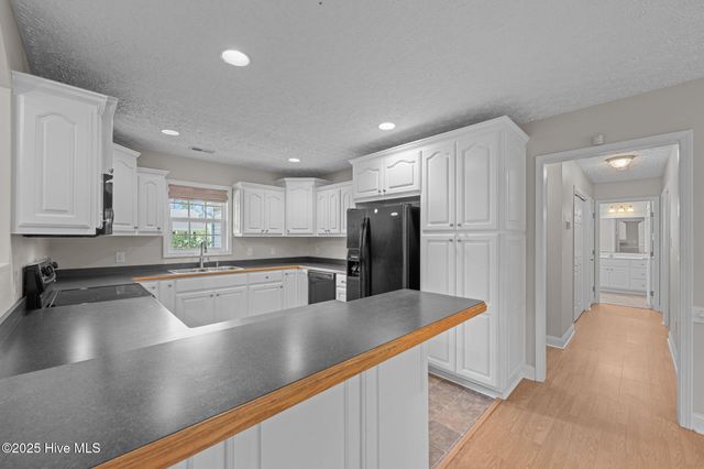 205 Croatan Woods Drive, New Bern, NC 28562