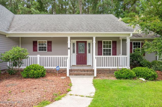 205 Croatan Woods Drive, New Bern, NC 28562