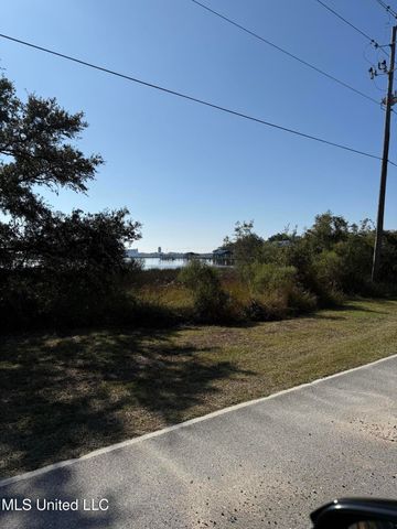 5906 Brittany Avenue, Biloxi, MS 39532