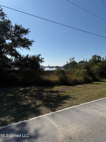 5906 Brittany Avenue, Biloxi, MS 39532