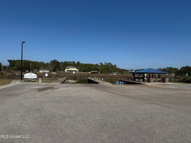 5906 Brittany Avenue, Biloxi, MS 39532