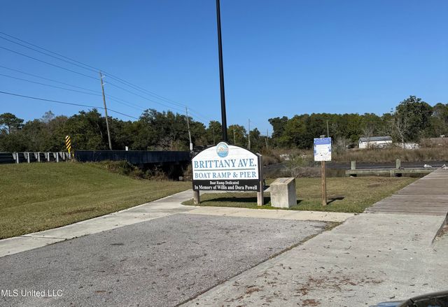5906 Brittany Avenue, Biloxi, MS 39532